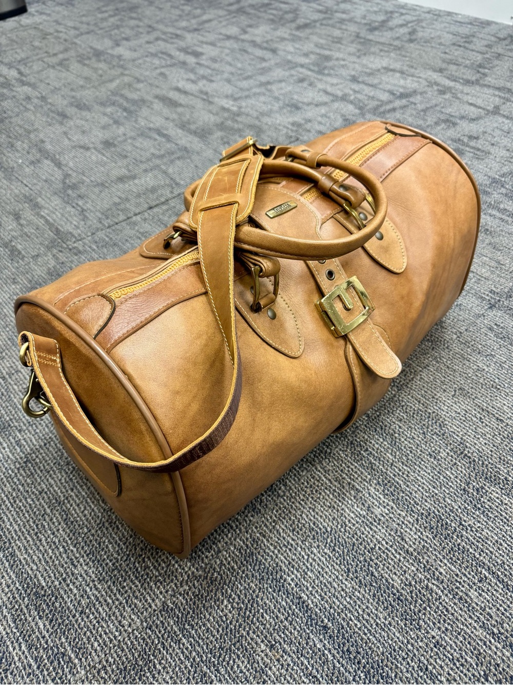 Invicta Classic Tan Italian Leather Duffel Bag